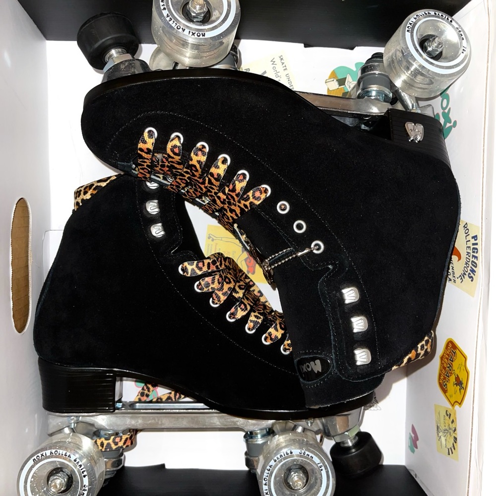Moxi Panther Roller Skates
